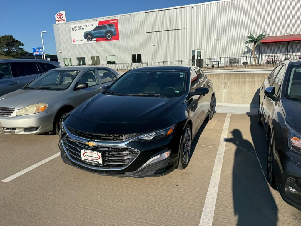 Chevrolet Malibu Vehicle Full-screen Gallery Image 03