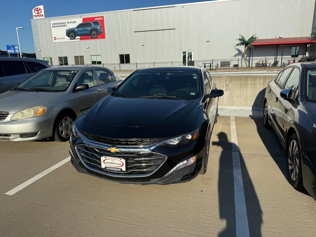 Chevrolet Malibu Vehicle Full-screen Gallery Image 04