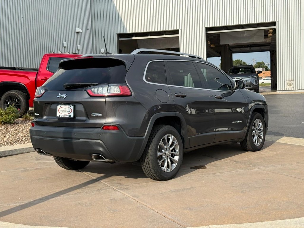 Jeep Cherokee Vehicle Full-screen Gallery Image 03