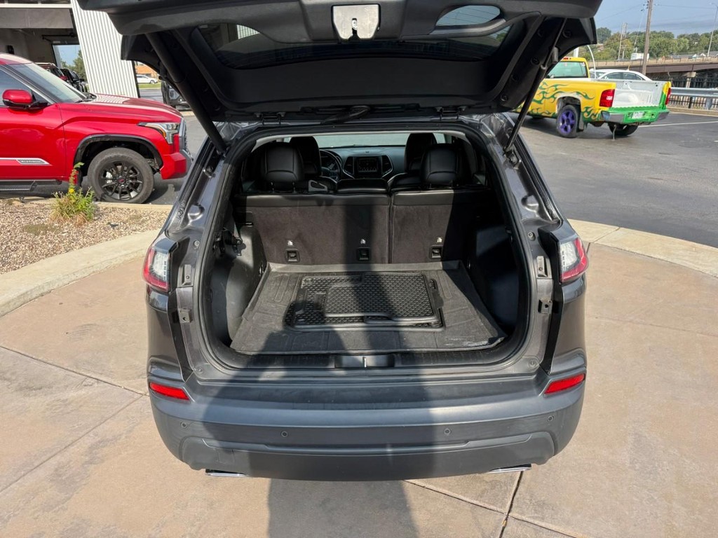 Jeep Cherokee Vehicle Full-screen Gallery Image 05