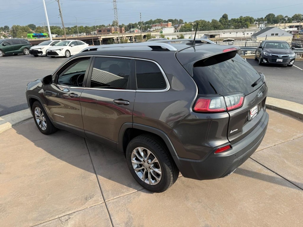 Jeep Cherokee Vehicle Full-screen Gallery Image 07