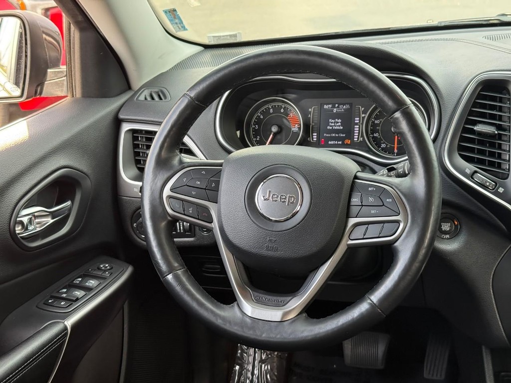 Jeep Cherokee Vehicle Full-screen Gallery Image 12