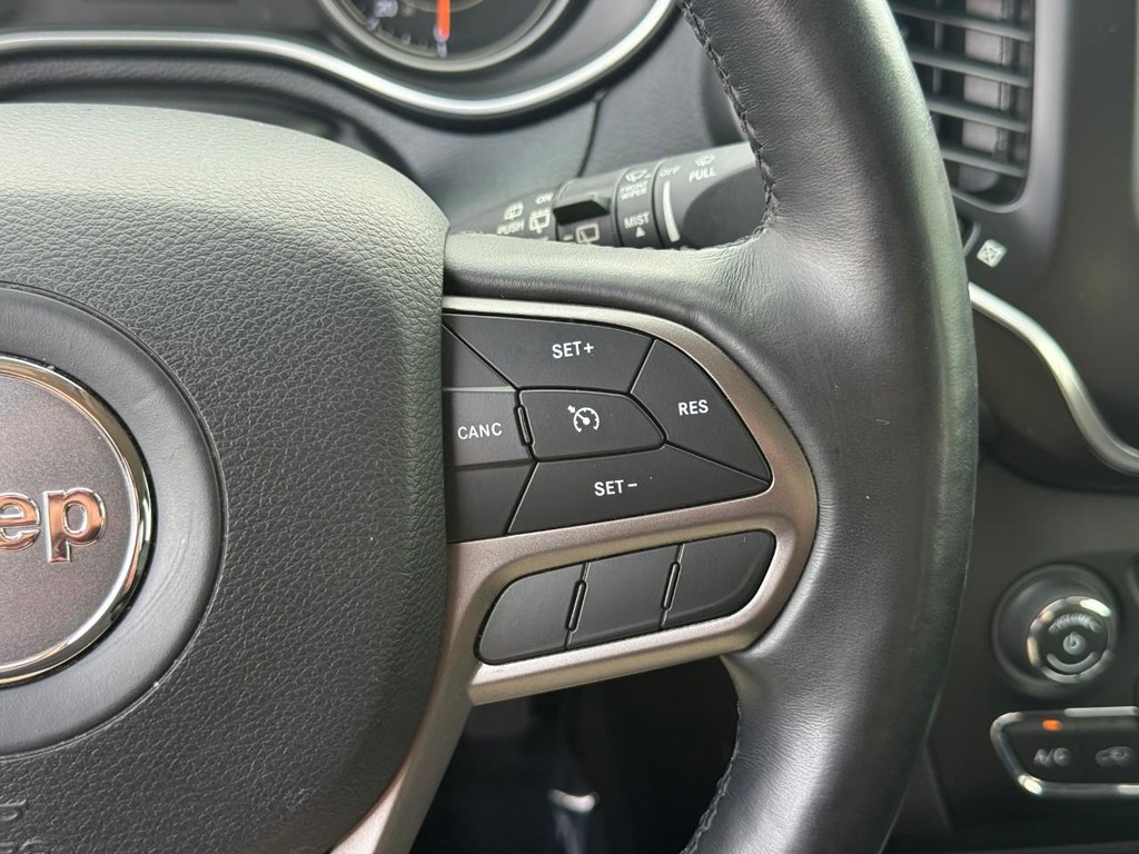 Jeep Cherokee Vehicle Full-screen Gallery Image 19