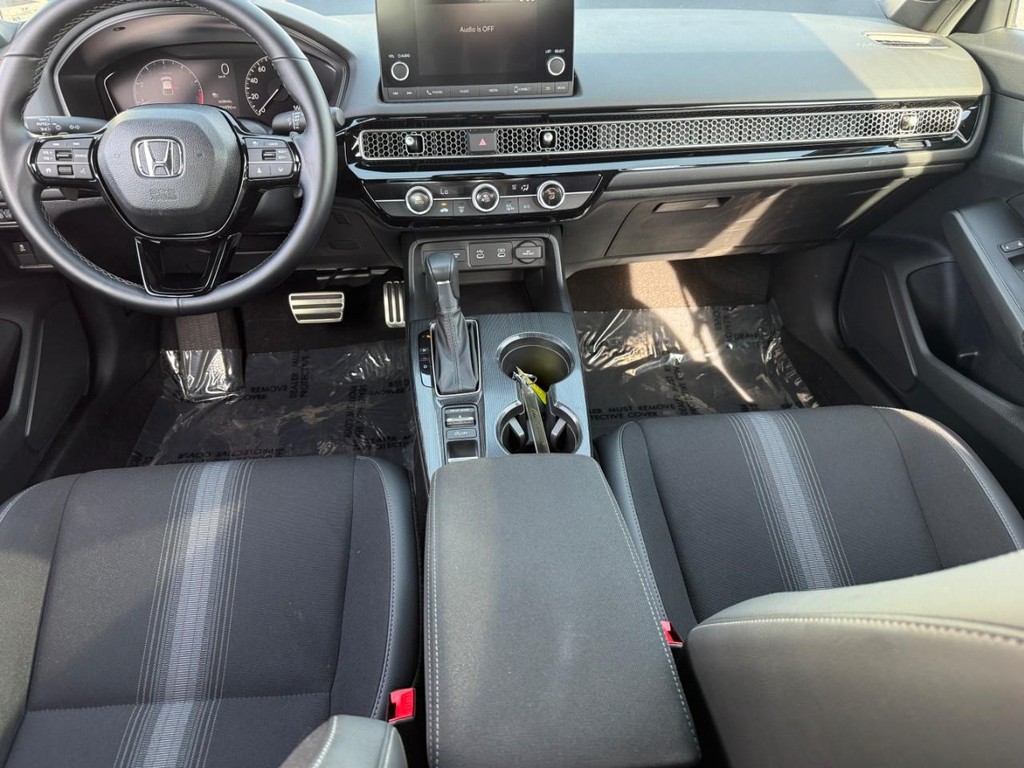 Honda Civic Hatchback Vehicle Full-screen Gallery Image 13