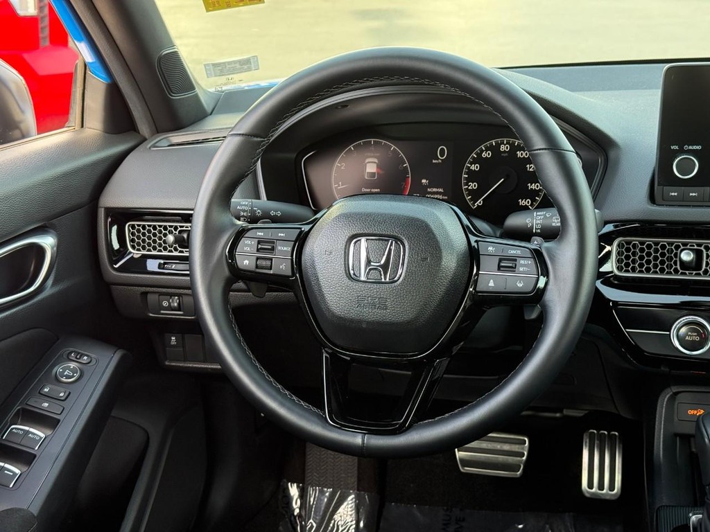 Honda Civic Hatchback Vehicle Full-screen Gallery Image 14