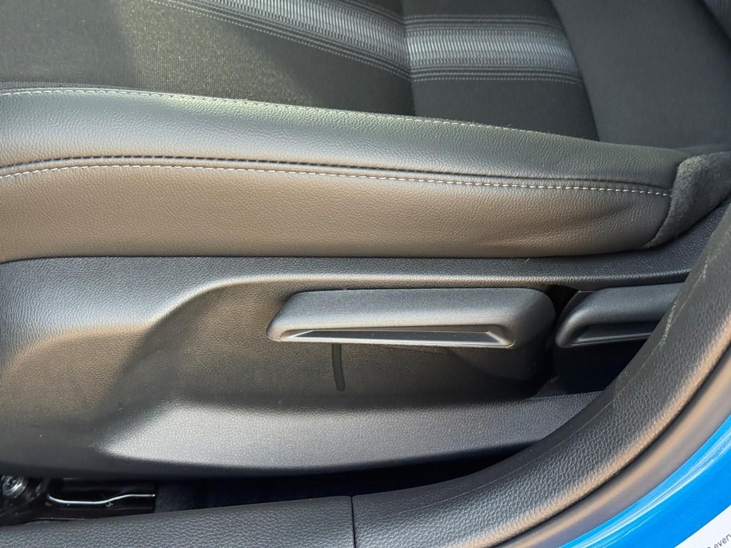 Honda Civic Hatchback Vehicle Full-screen Gallery Image 20