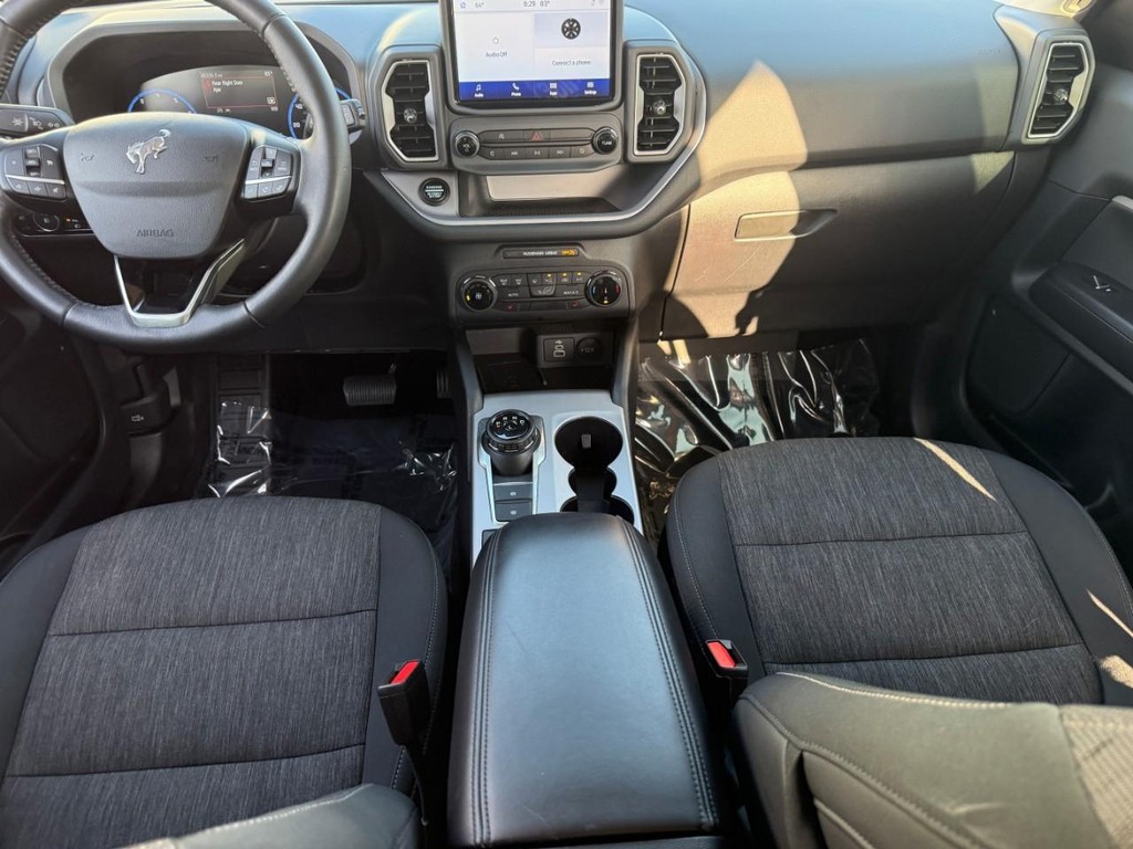 Ford Bronco Sport Vehicle Full-screen Gallery Image 11