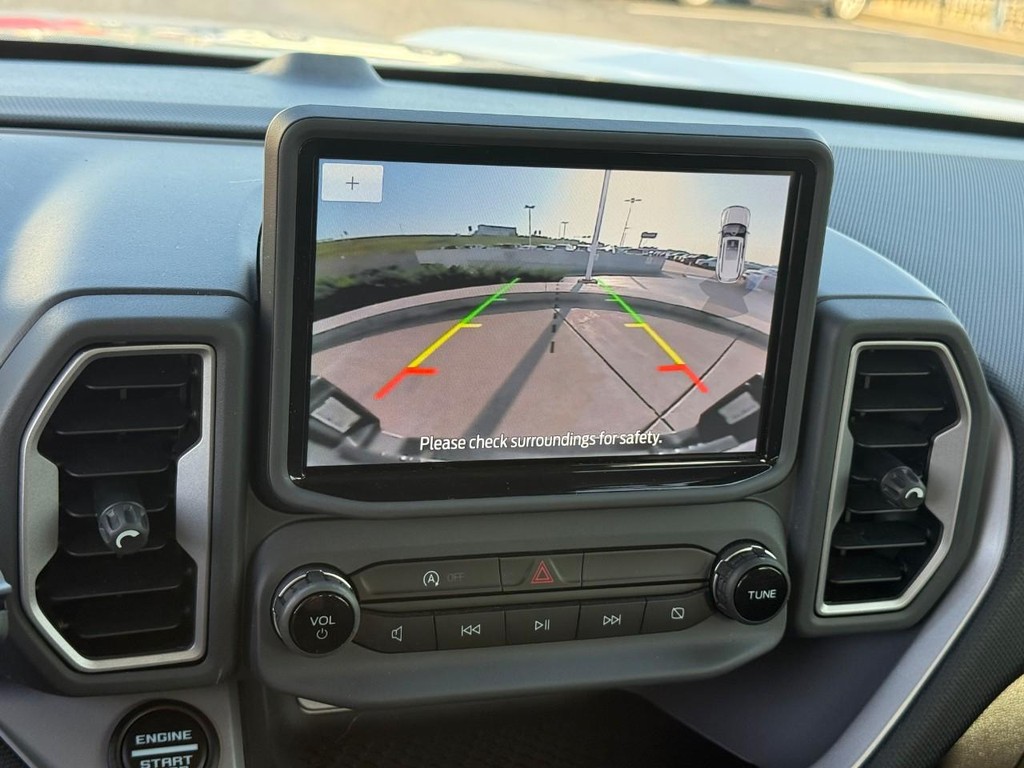 Ford Bronco Sport Vehicle Full-screen Gallery Image 23