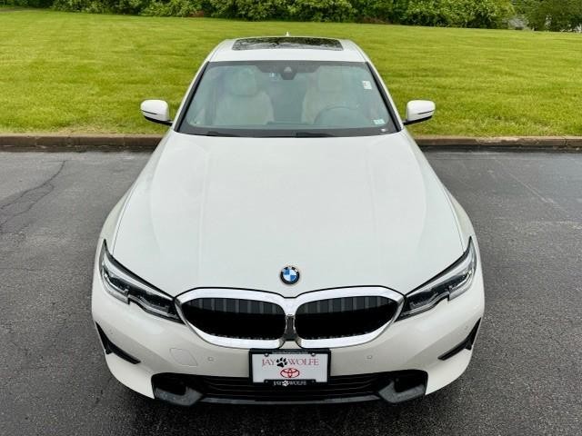 2022 BMW 3-Series 330i photo
