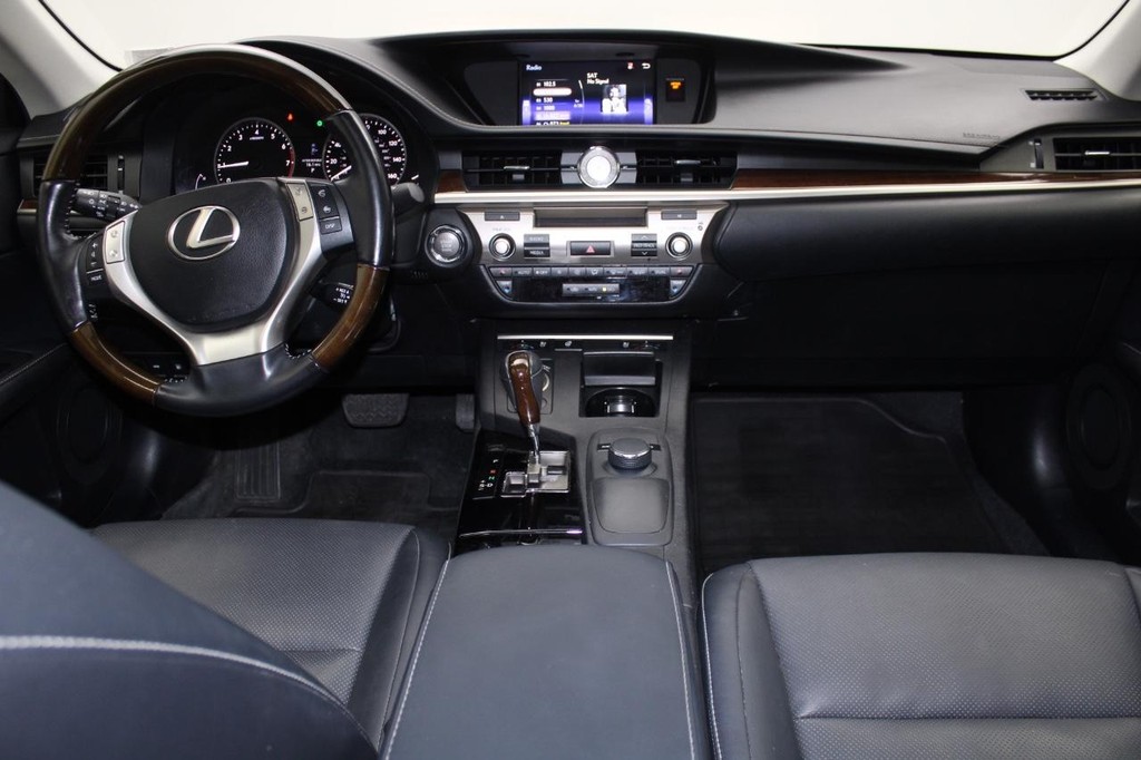 2015 Lexus ES 350 4dr Sdn photo