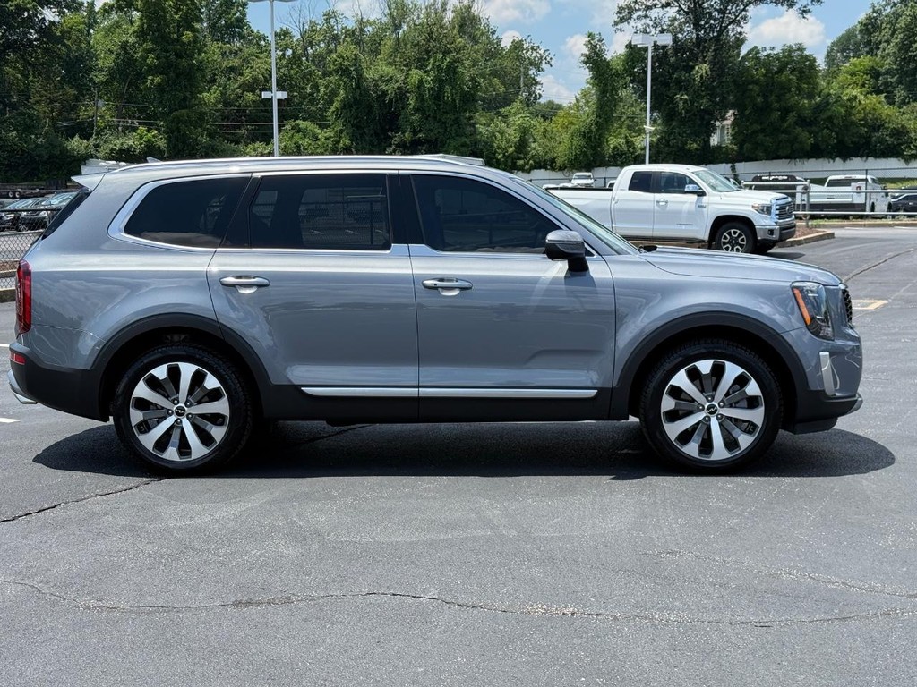 Kia Telluride Vehicle Full-screen Gallery Image 02