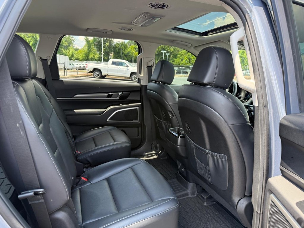 Kia Telluride Vehicle Full-screen Gallery Image 10