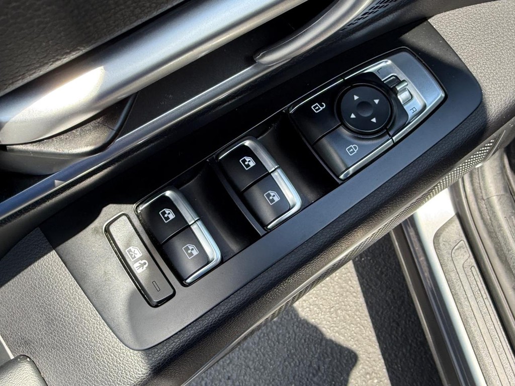 Kia Telluride Vehicle Full-screen Gallery Image 14