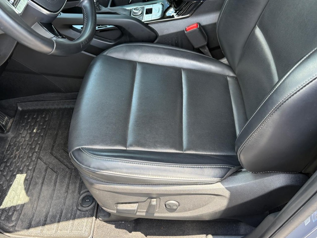 Kia Telluride Vehicle Full-screen Gallery Image 15