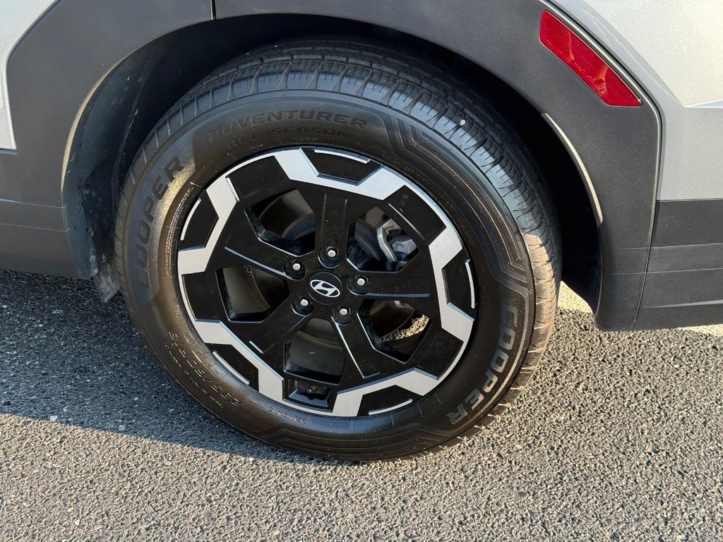 Hyundai Santa Fe Vehicle Full-screen Gallery Image 07