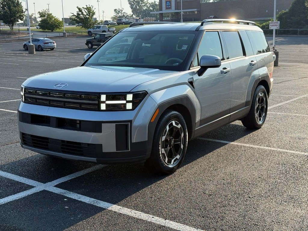 Hyundai Santa Fe Vehicle Full-screen Gallery Image 08