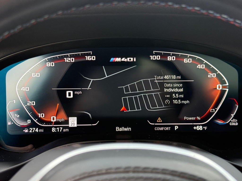 BMW X4 Vehicle Full-screen Gallery Image 23