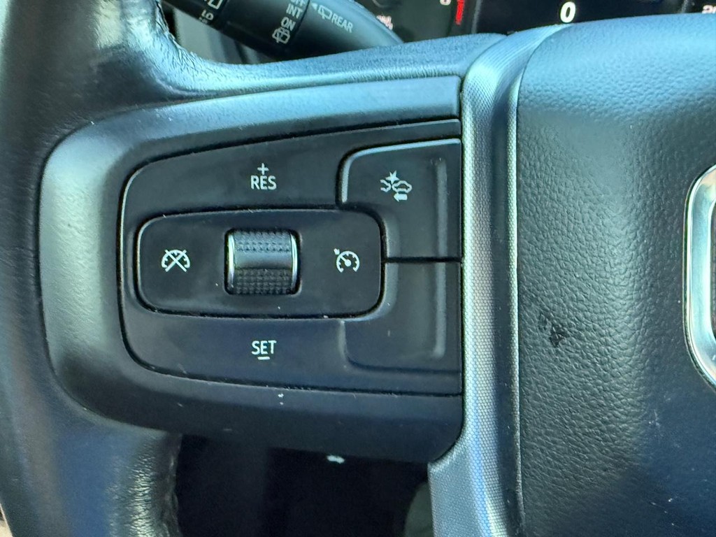 GMC Yukon Vehicle Full-screen Gallery Image 21