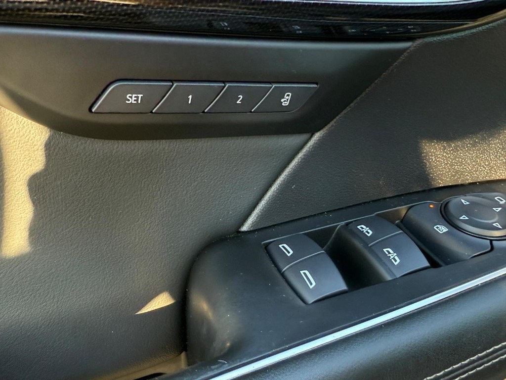 Buick Envision Vehicle Full-screen Gallery Image 16