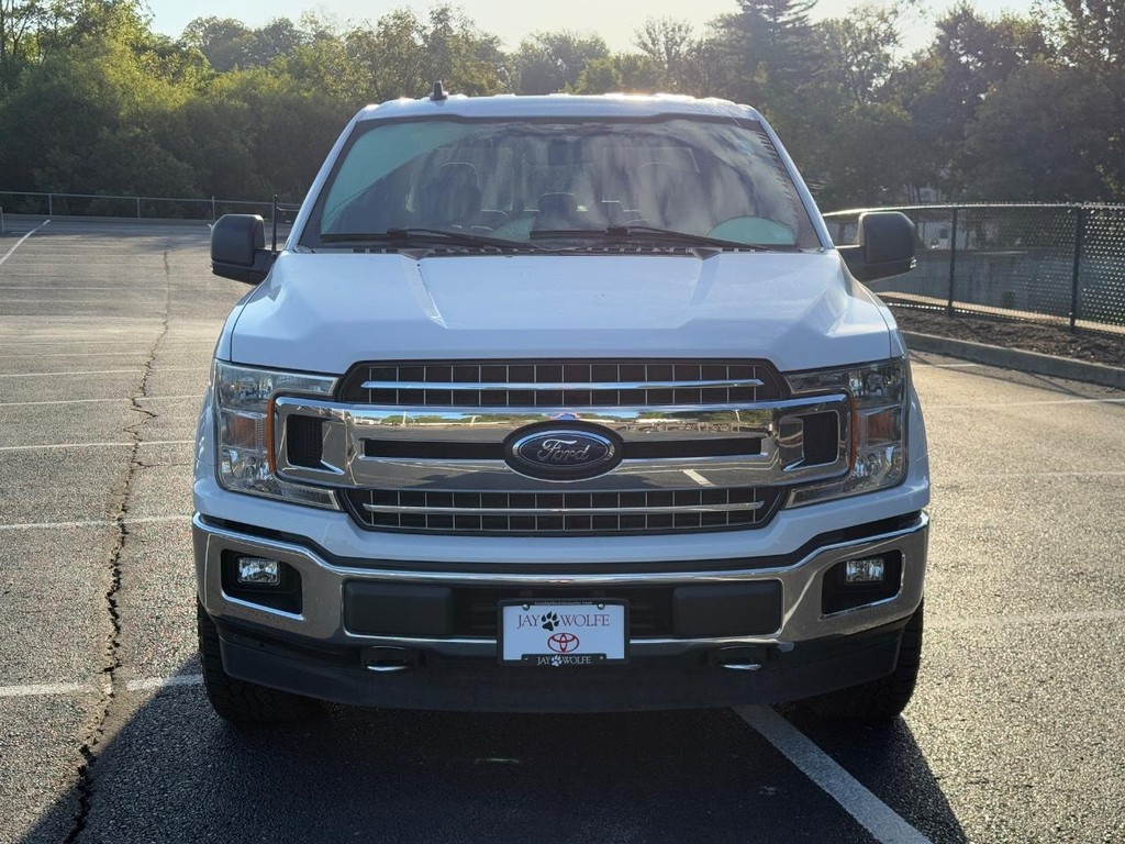 Ford F-150 Vehicle Full-screen Gallery Image 09