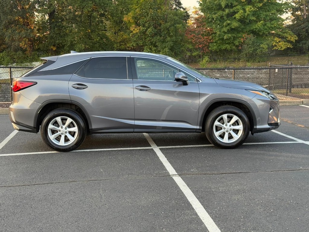 Lexus RX Vehicle Full-screen Gallery Image 02