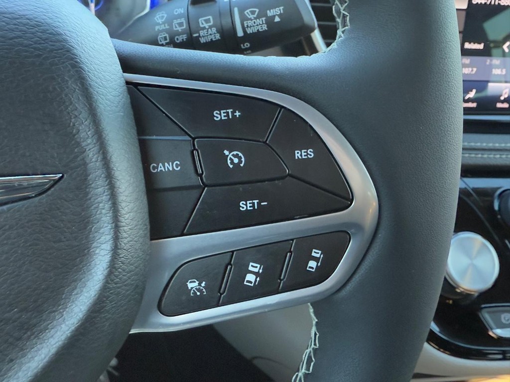 Chrysler Pacifica Vehicle Full-screen Gallery Image 20