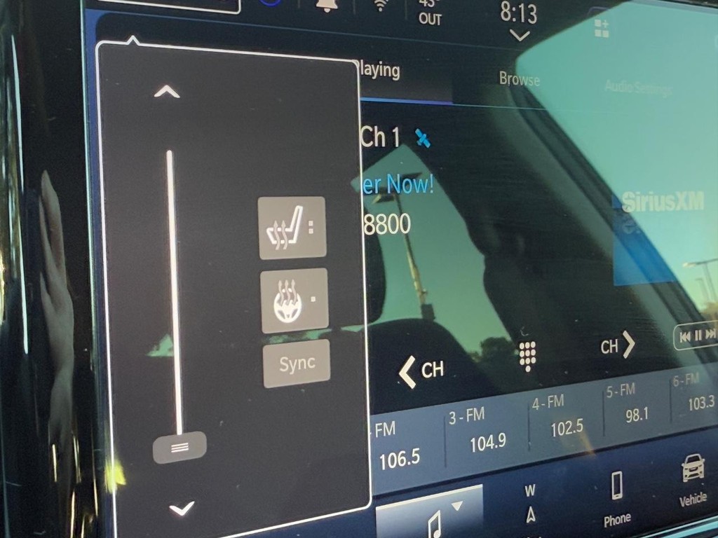 Chrysler Pacifica Vehicle Full-screen Gallery Image 24