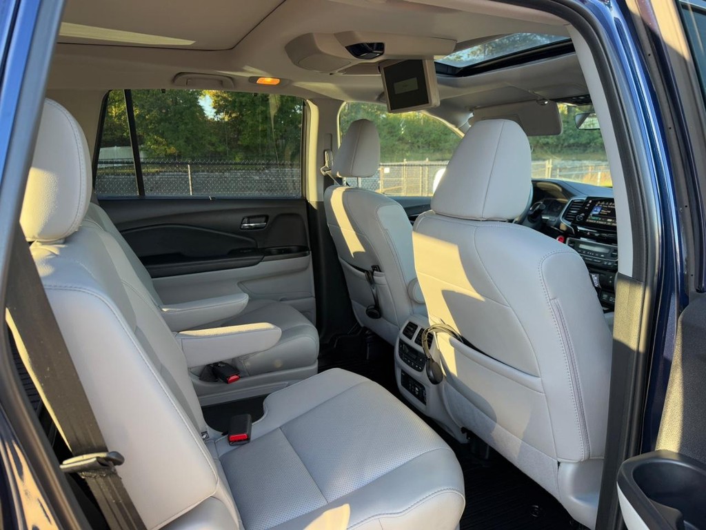 Honda Pilot Vehicle Full-screen Gallery Image 11