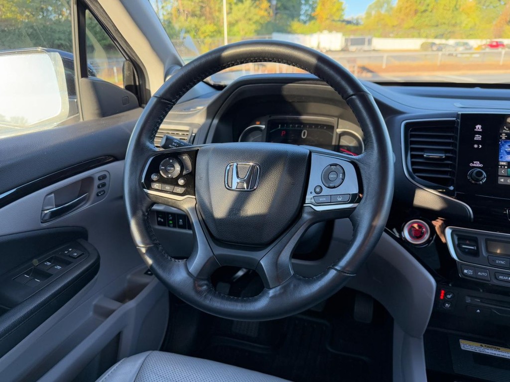 Honda Pilot Vehicle Full-screen Gallery Image 13