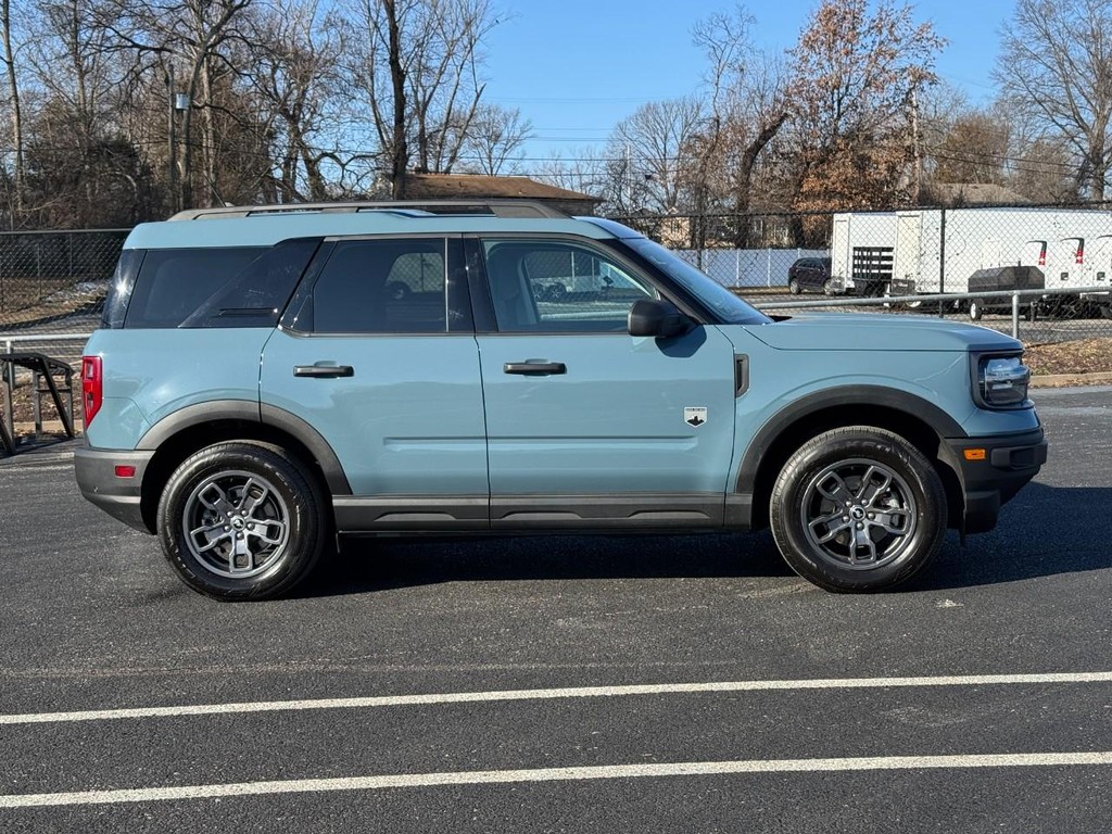 Ford Bronco Sport Vehicle Full-screen Gallery Image 02