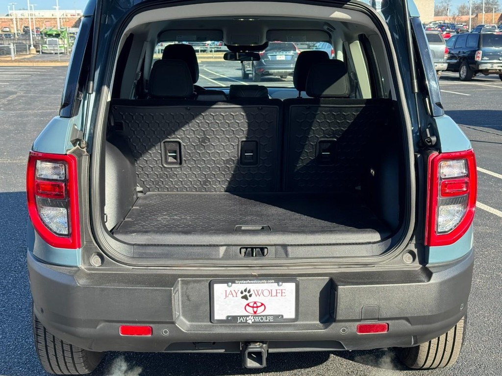 Ford Bronco Sport Vehicle Full-screen Gallery Image 04