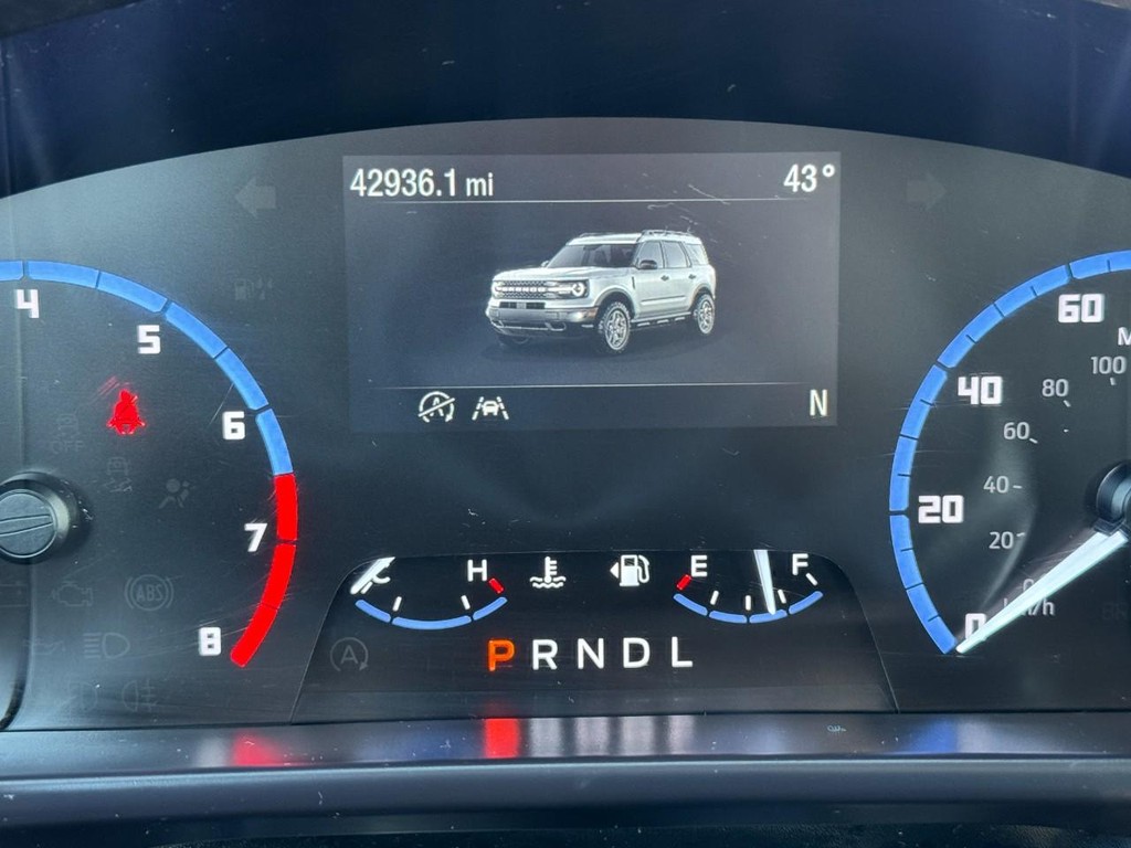 Ford Bronco Sport Vehicle Full-screen Gallery Image 18