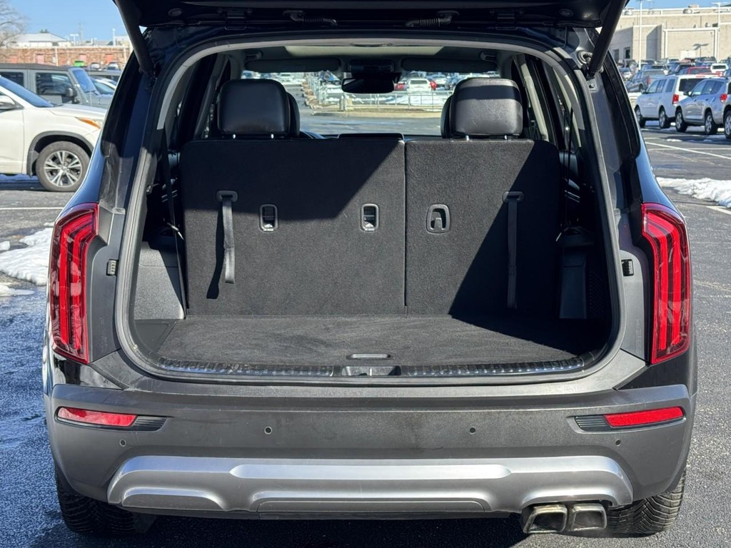 Kia Telluride Vehicle Full-screen Gallery Image 05