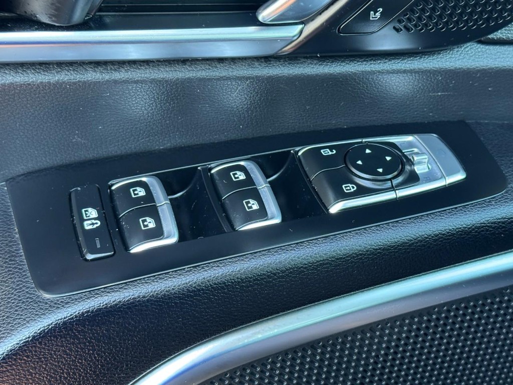 Kia Telluride Vehicle Full-screen Gallery Image 24