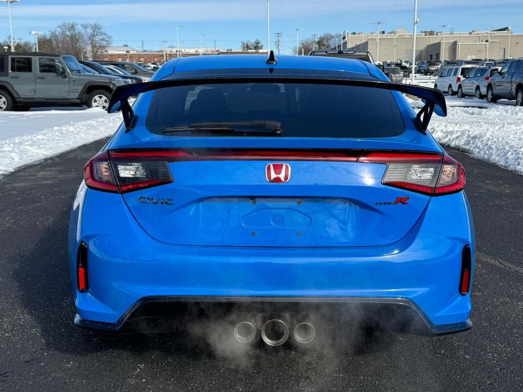 Honda Civic Type R Vehicle Full-screen Gallery Image 06