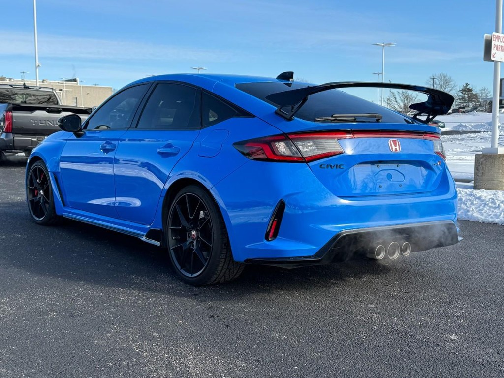 Honda Civic Type R Vehicle Full-screen Gallery Image 07