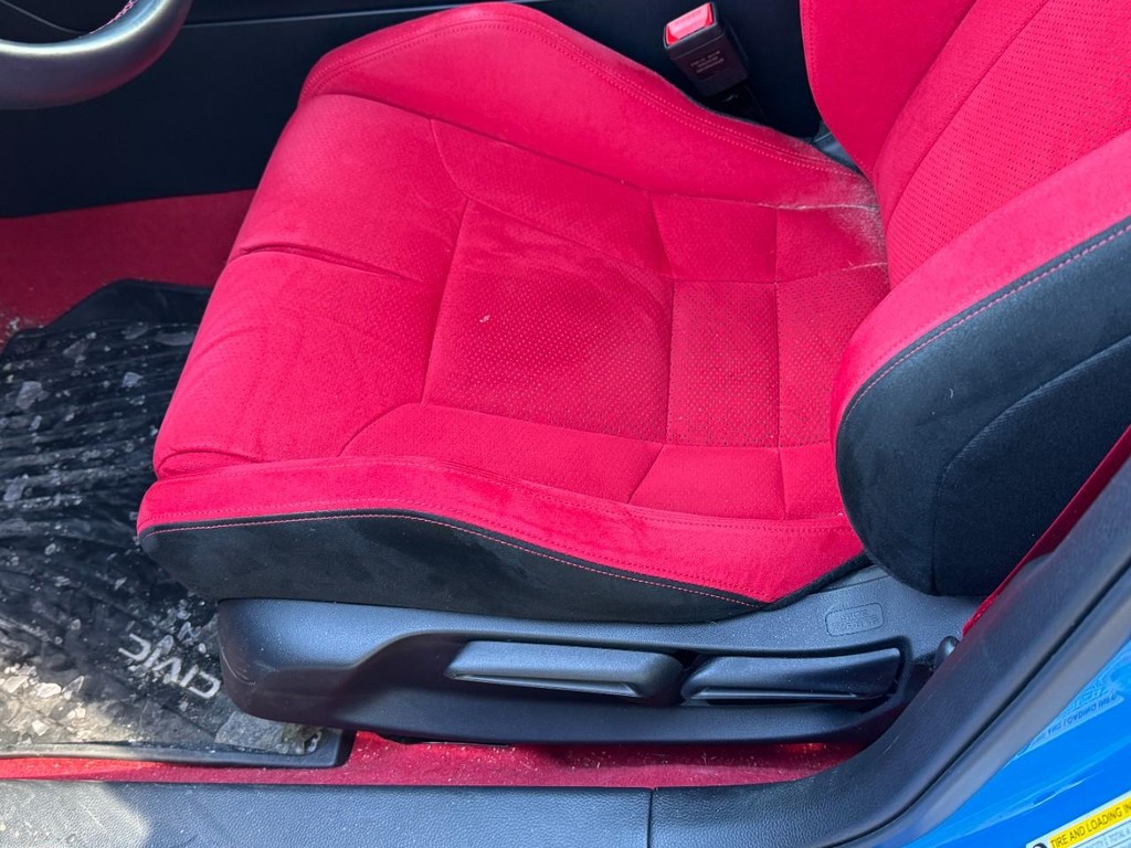 Honda Civic Type R Vehicle Full-screen Gallery Image 22