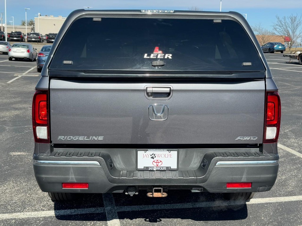 Honda Ridgeline Vehicle Full-screen Gallery Image 06