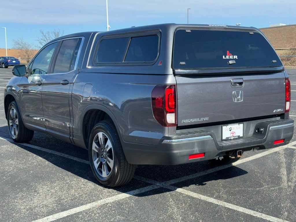 Honda Ridgeline Vehicle Full-screen Gallery Image 07