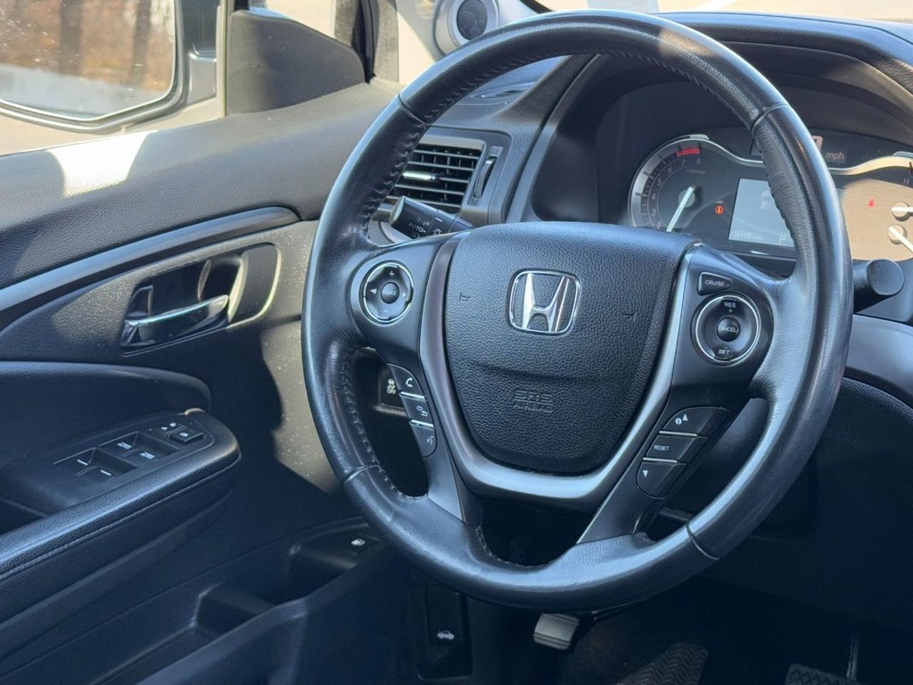 Honda Ridgeline Vehicle Full-screen Gallery Image 13