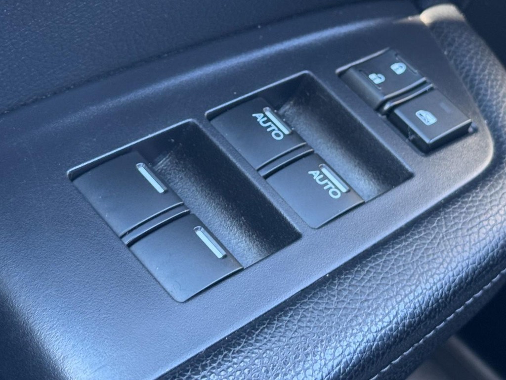 Honda Ridgeline Vehicle Full-screen Gallery Image 22