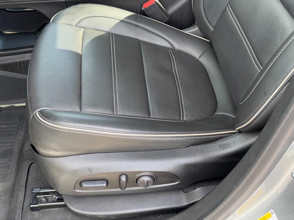 GMC Acadia Vehicle Full-screen Gallery Image 27