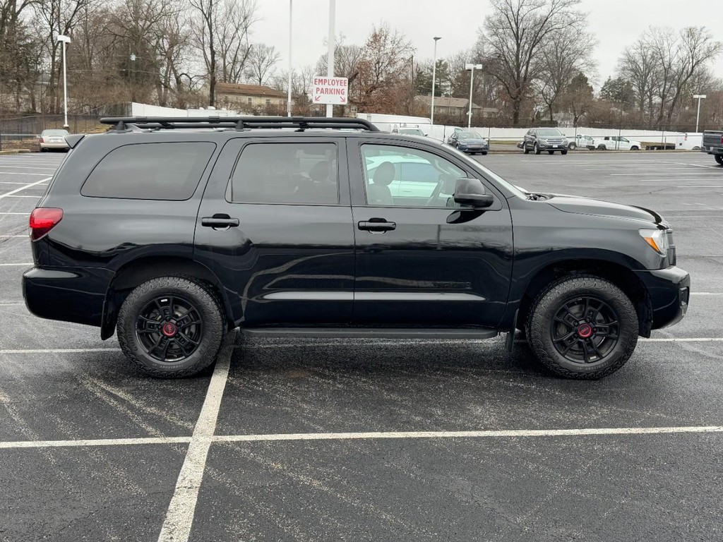 Toyota Sequoia Vehicle Full-screen Gallery Image 02