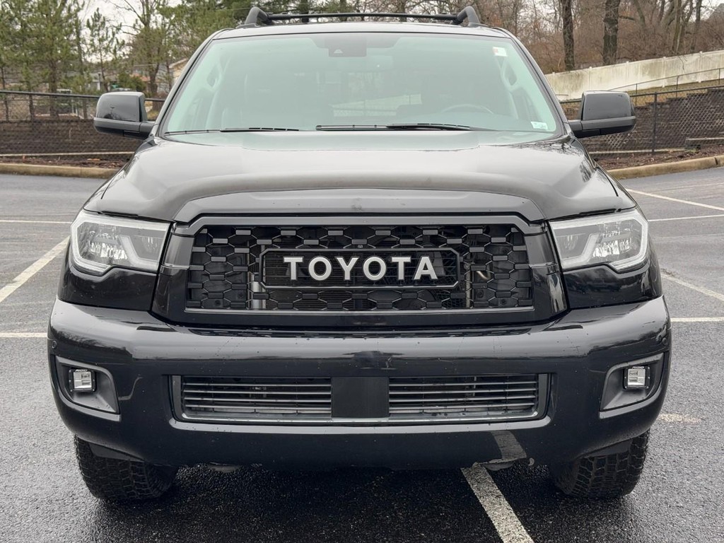 Toyota Sequoia Vehicle Full-screen Gallery Image 09