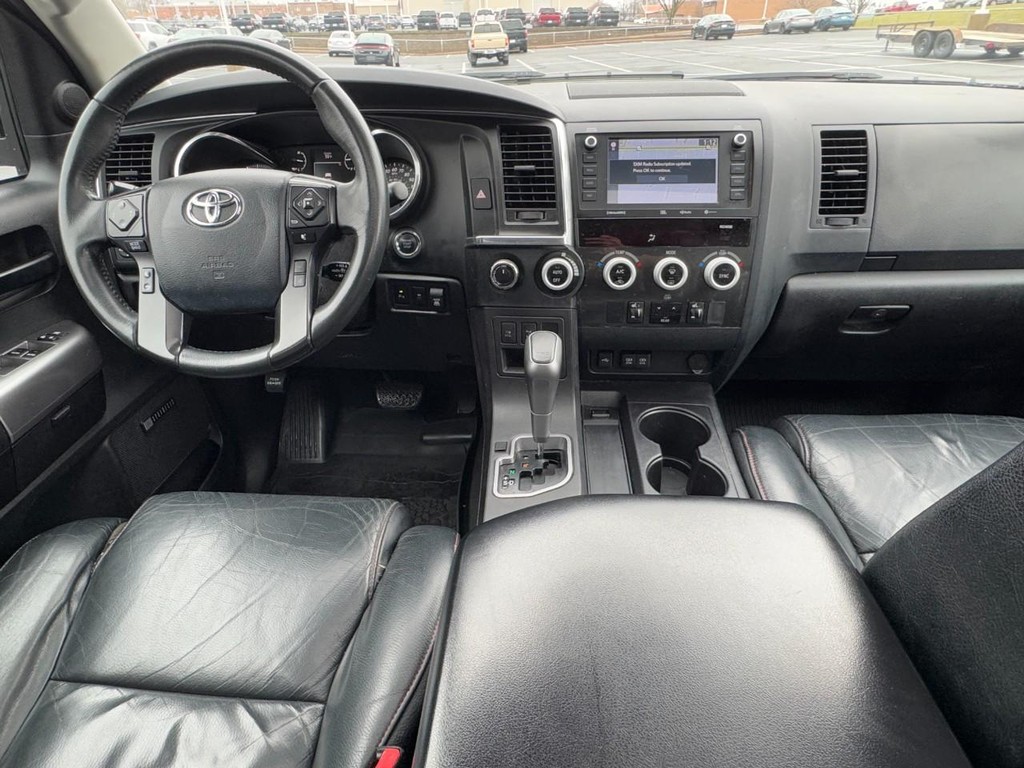 Toyota Sequoia Vehicle Full-screen Gallery Image 12