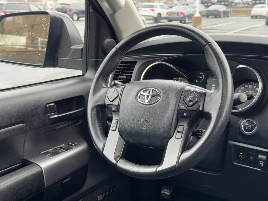 Toyota Sequoia Vehicle Full-screen Gallery Image 13