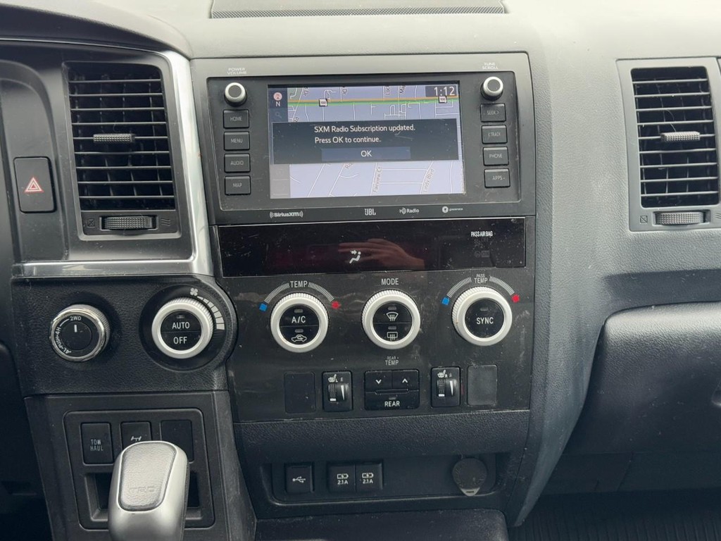Toyota Sequoia Vehicle Full-screen Gallery Image 14