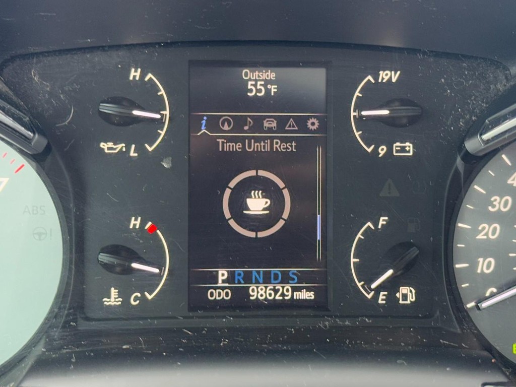 Toyota Sequoia Vehicle Full-screen Gallery Image 18