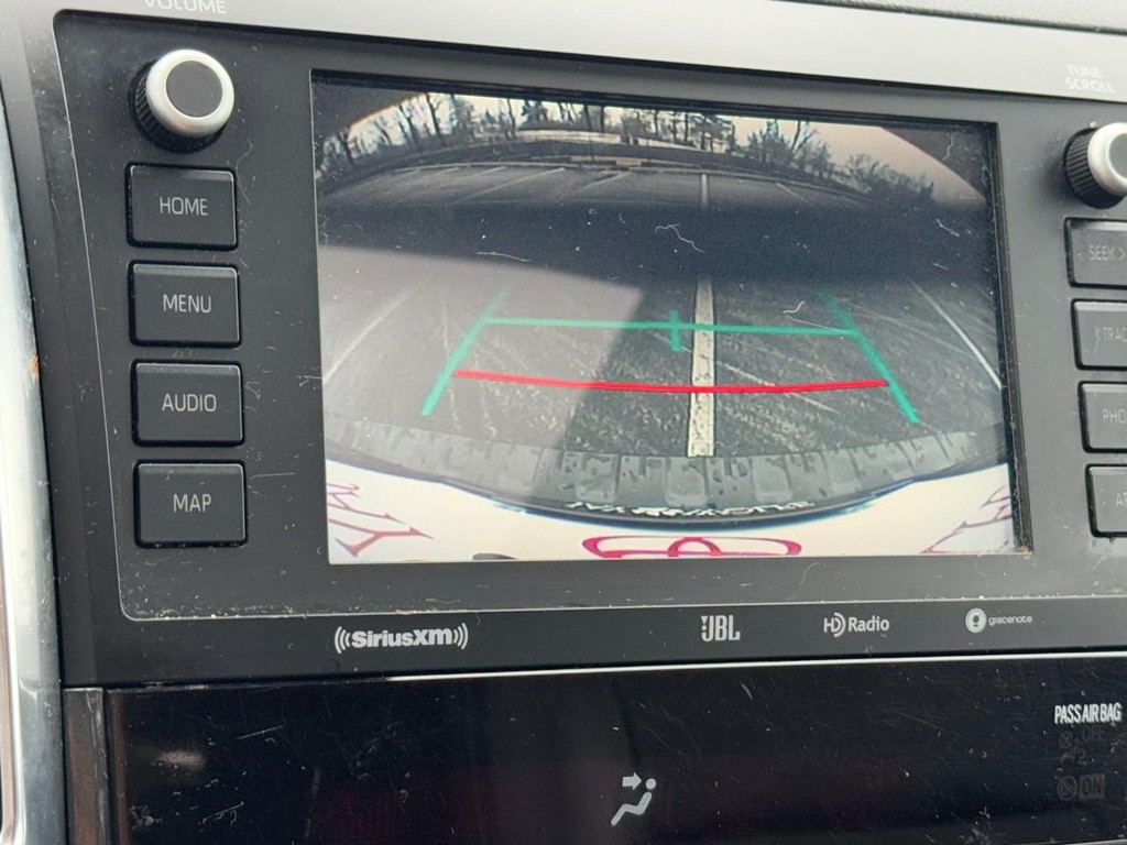 Toyota Sequoia Vehicle Full-screen Gallery Image 20