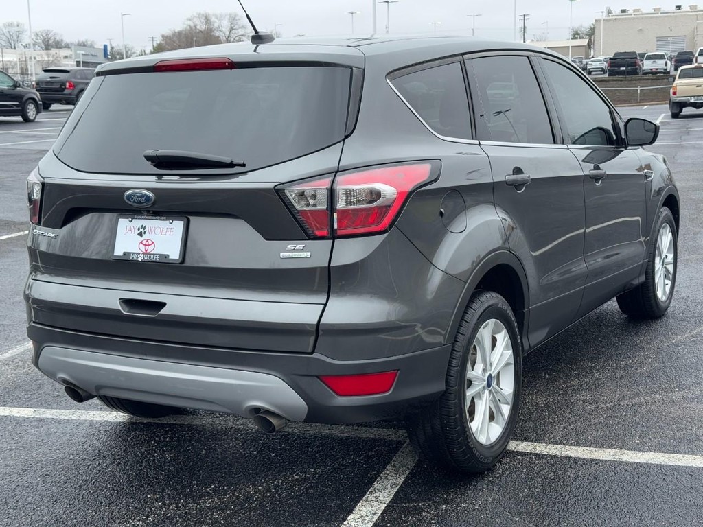 Ford Escape Vehicle Full-screen Gallery Image 03